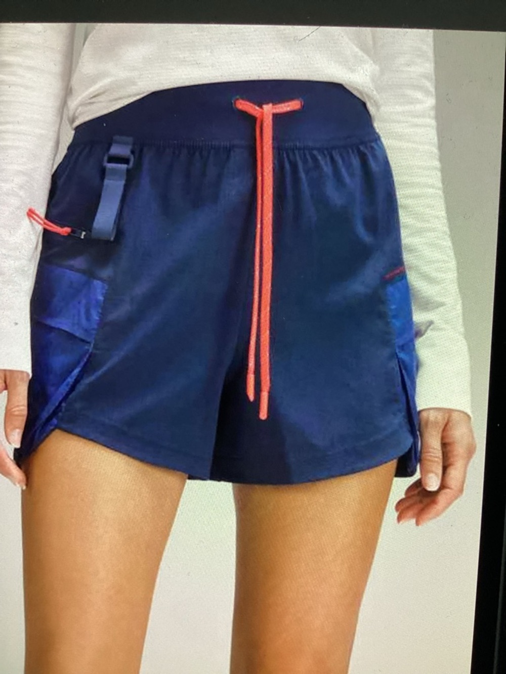 Lululemon WovenAir High Rise Hiking Shorts 4” in Mineral/ pitch blu